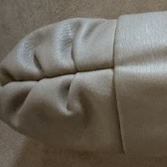 Vera Wang Wristlet - Picture 5 of 5